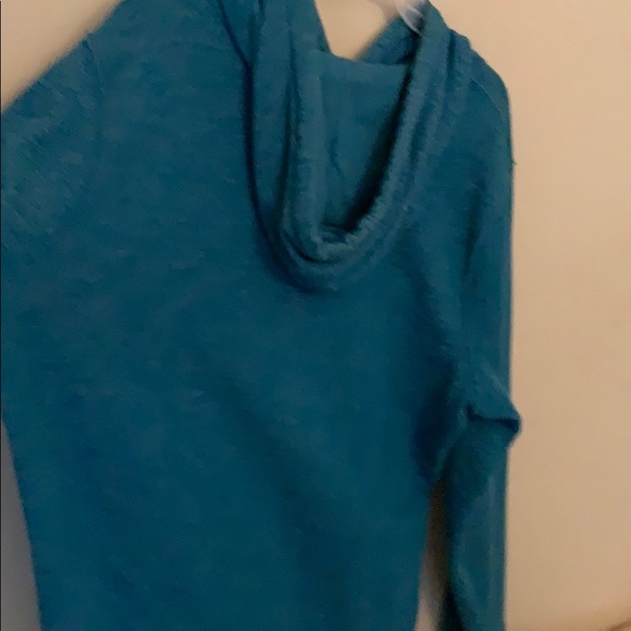Hollister hoodie - Picture 2 of 2